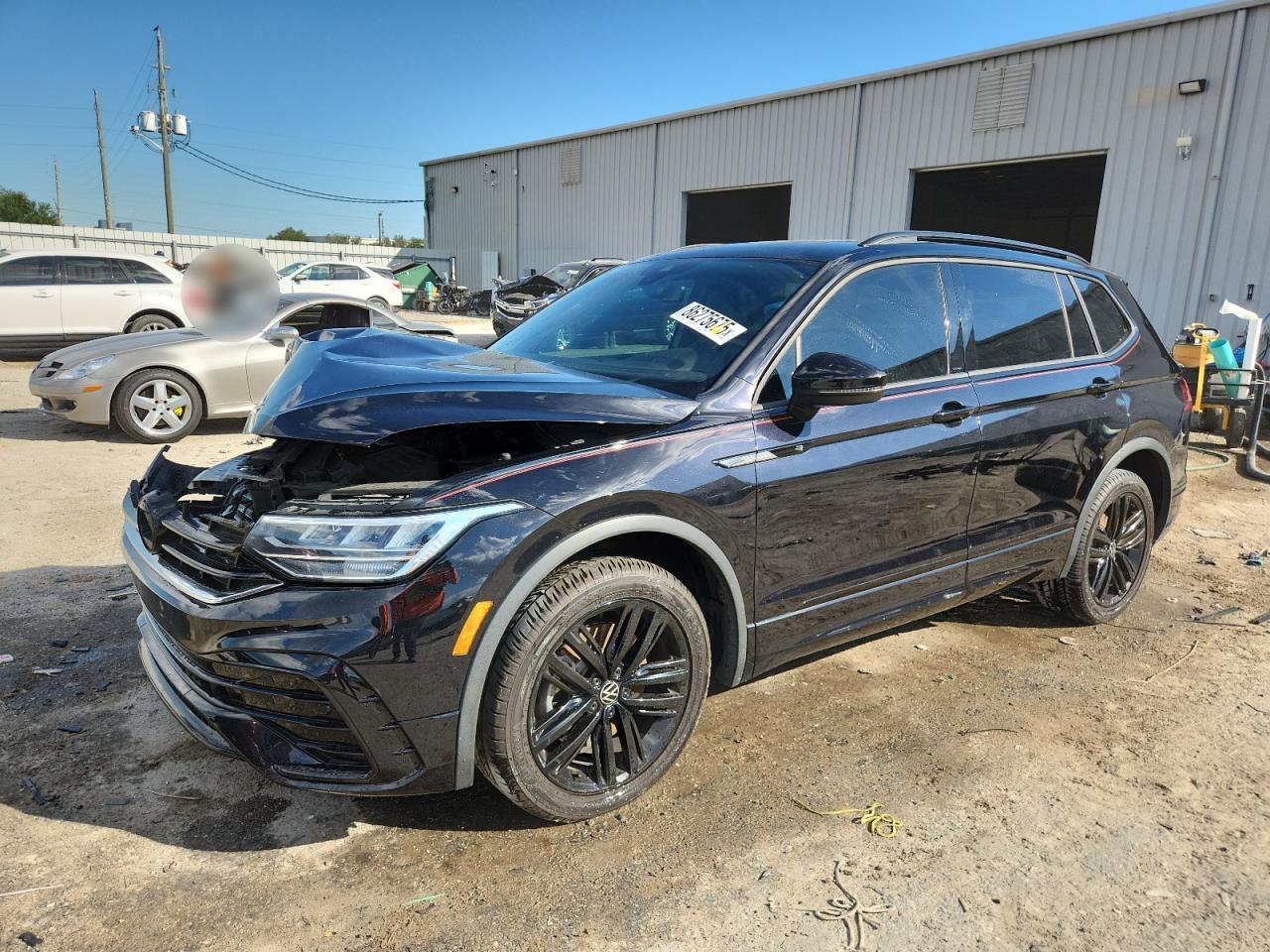 VOLKSWAGEN TIGUAN SE R-LINE BLACK