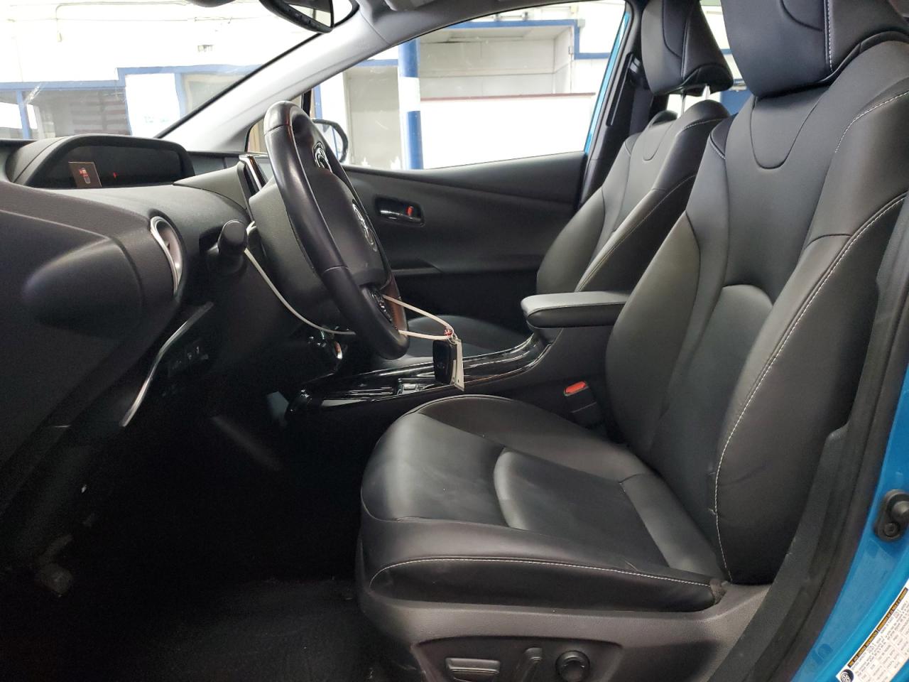 TOYOTA PRIUS PRIME LE