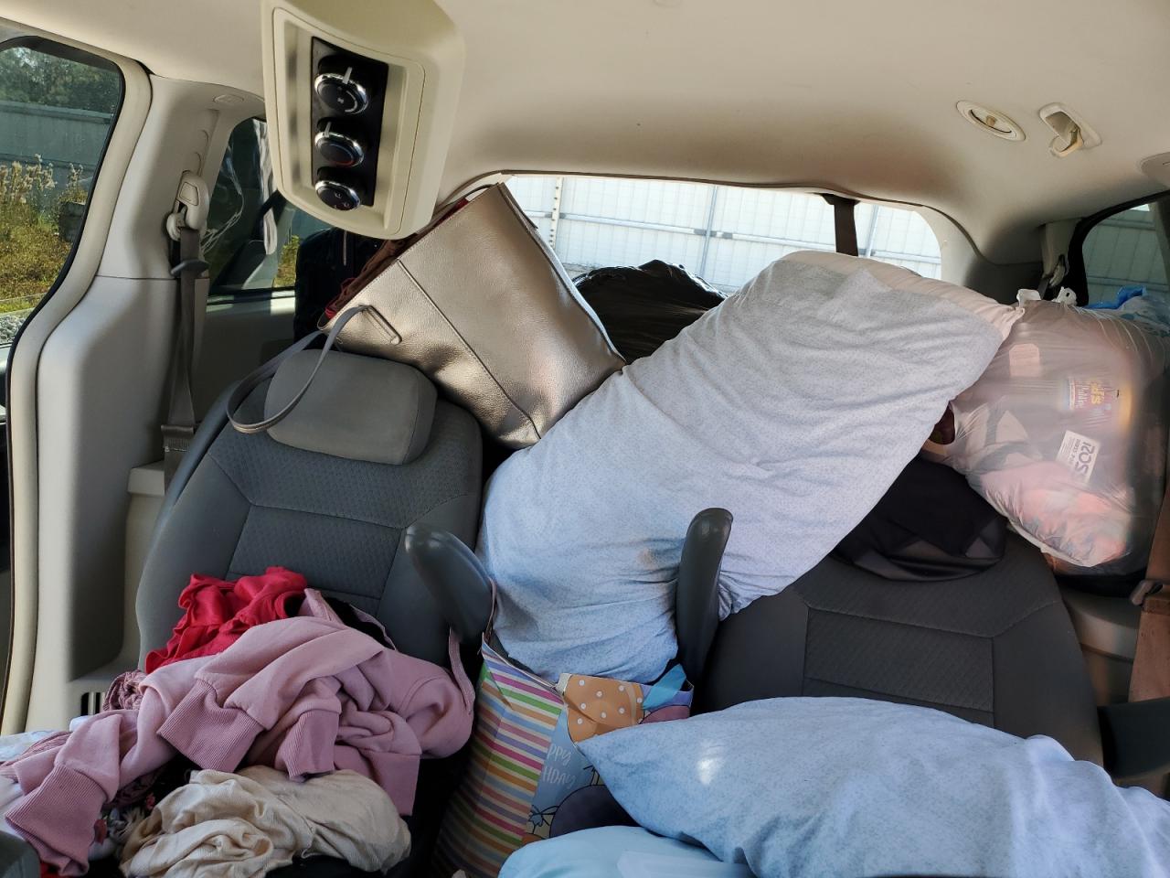 CHRYSLER TOWN & COUNTRY LX