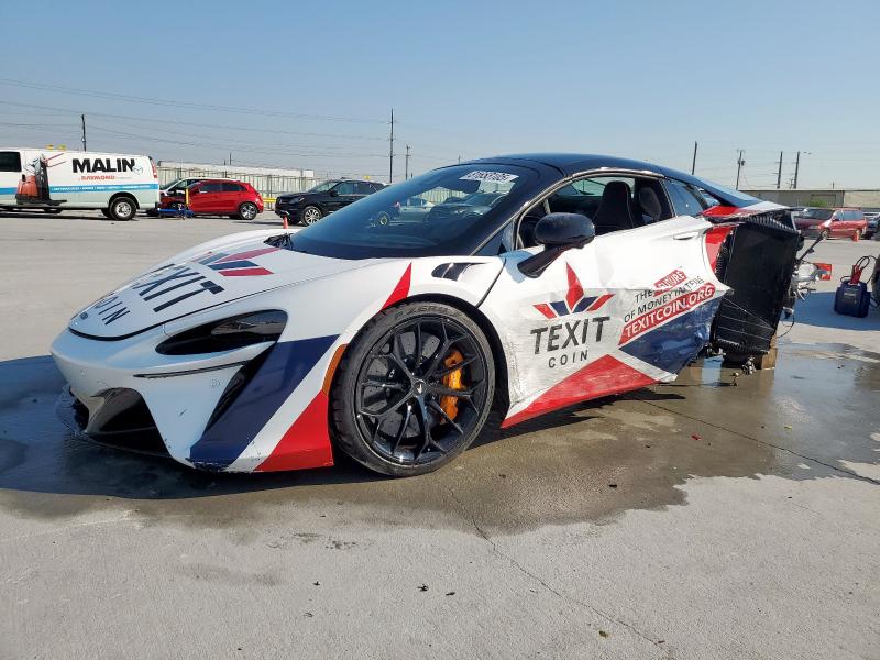 MCLAREN AUTOMOTIVE ARTURA