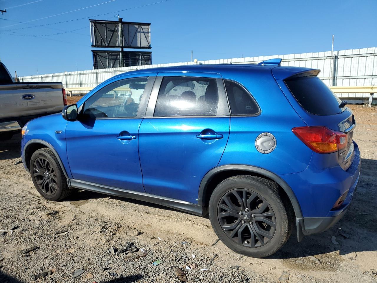 MITSUBISHI OUTLANDER ES