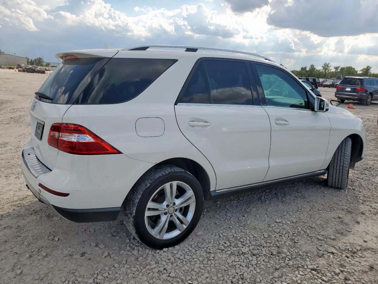 MERCEDES-BENZ M-CLASS 350