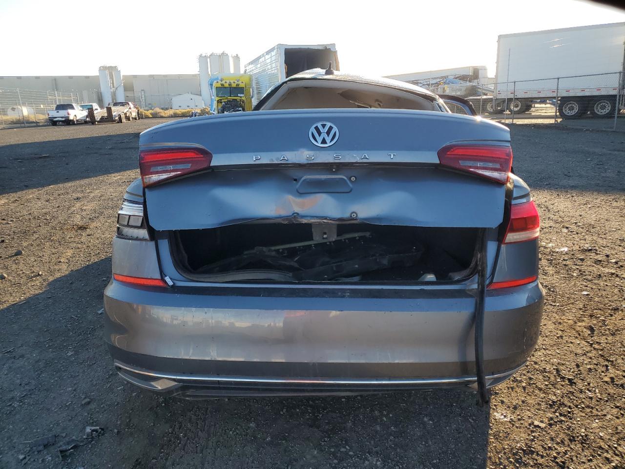 VOLKSWAGEN PASSAT SE