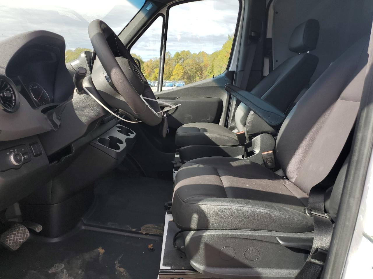 MERCEDES-BENZ SPRINTER 2500