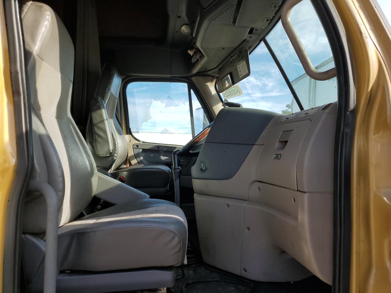 Lot #3284826543 2016 FREIGHTLINER CASCADIA 1