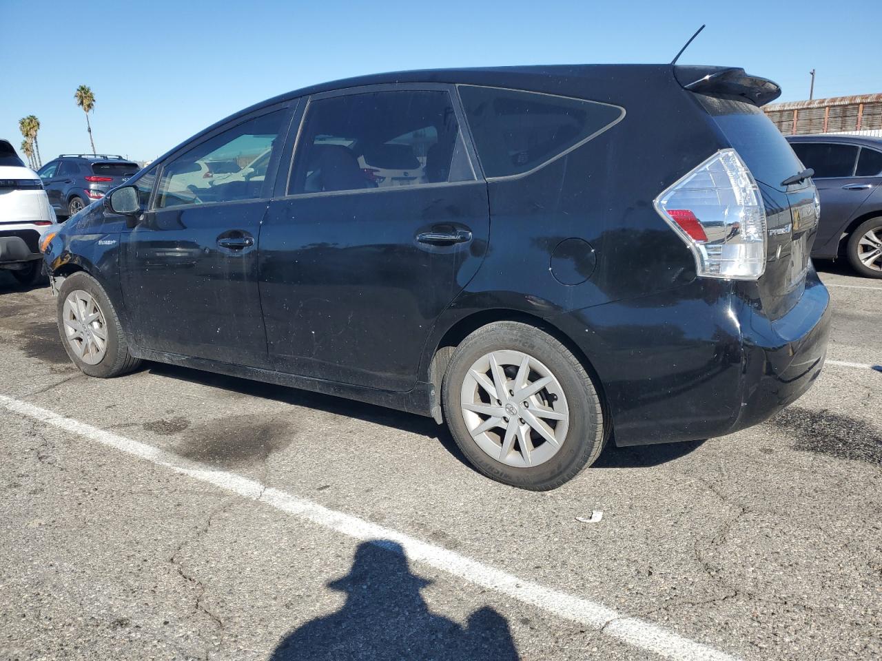 TOYOTA PRIUS V