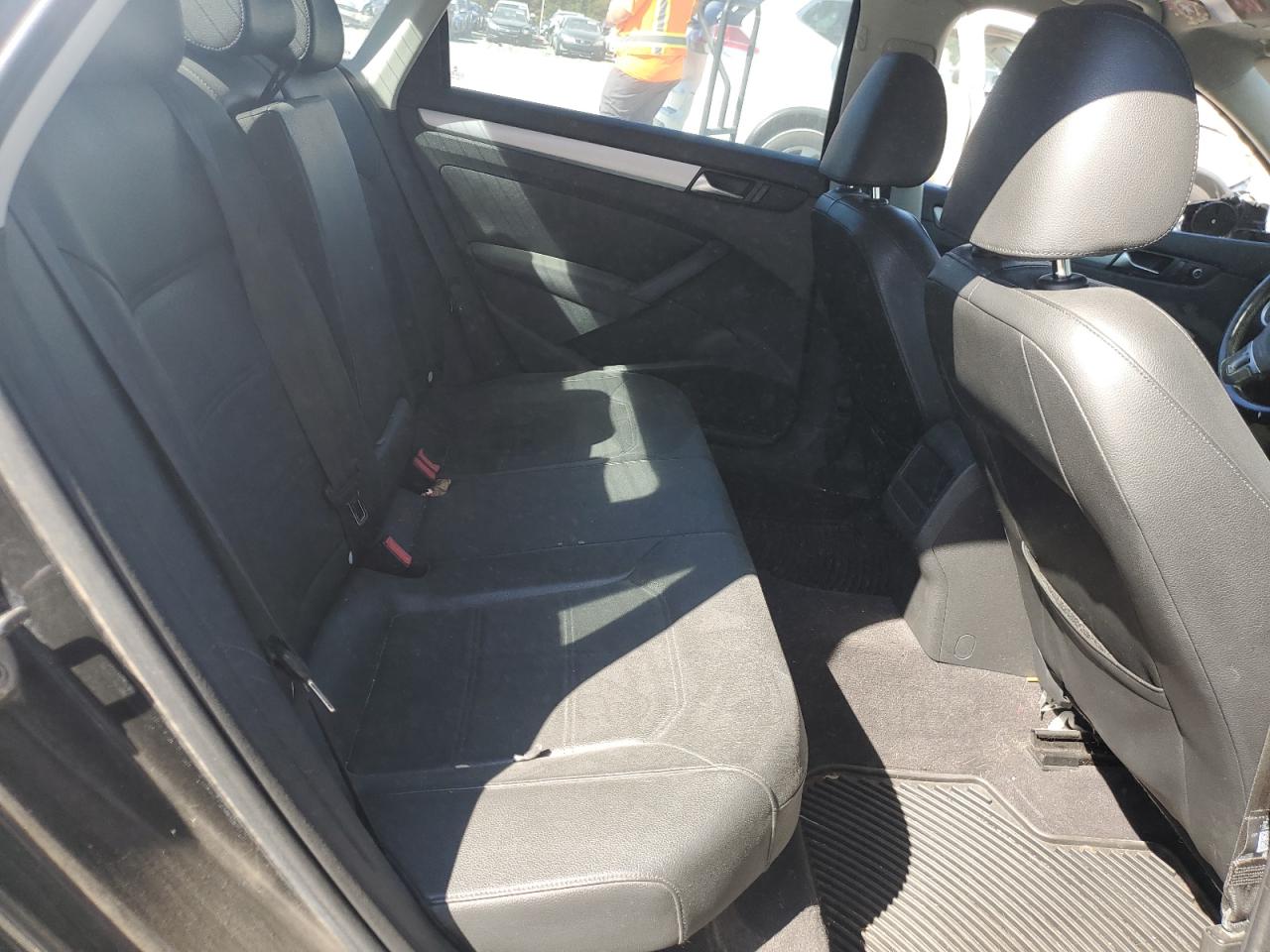 VOLKSWAGEN PASSAT SE