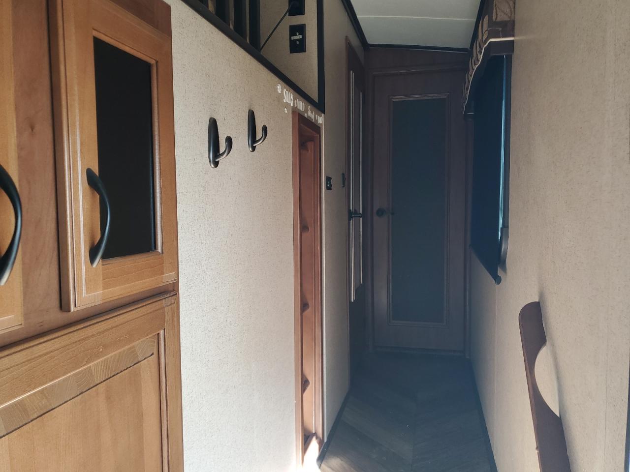 Lot #3285197849 2016 JAYC NORTH POINT FIFTH WH