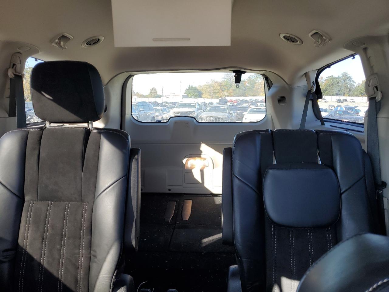 CHRYSLER TOWN & COUNTRY TOURING L