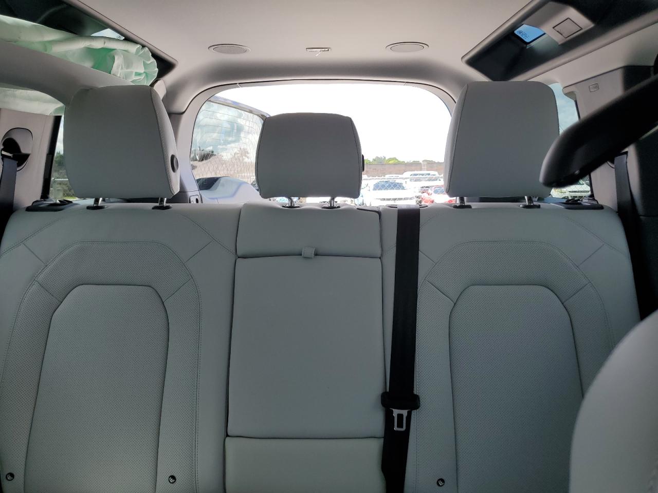 LAND ROVER DEFENDER 110 X-DYNAMIC SE