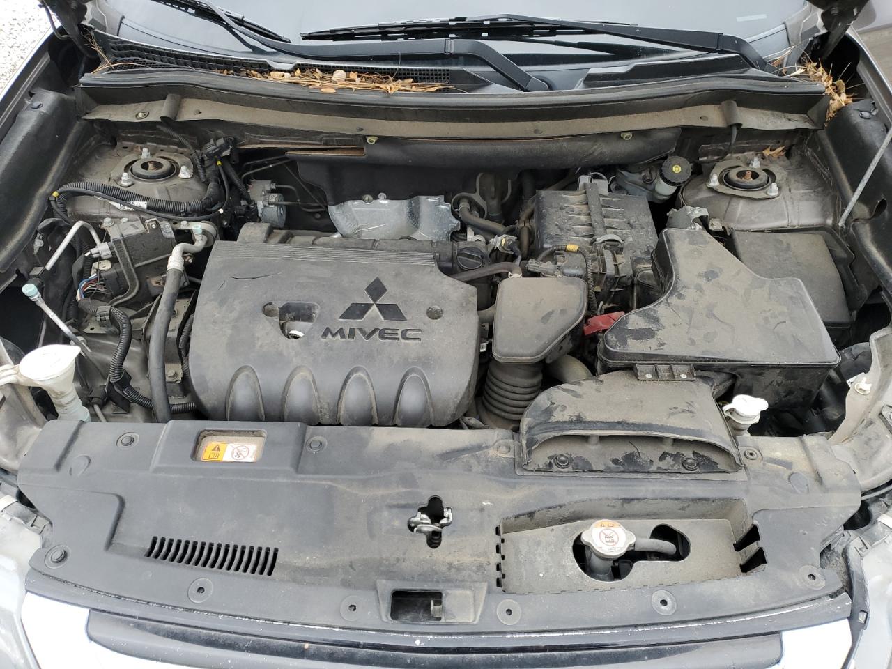 MITSUBISHI OUTLANDER ES