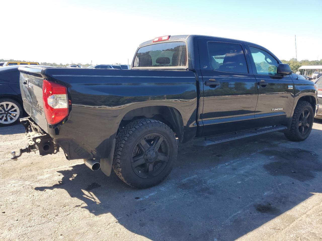 TOYOTA TUNDRA CREWMAX SR5