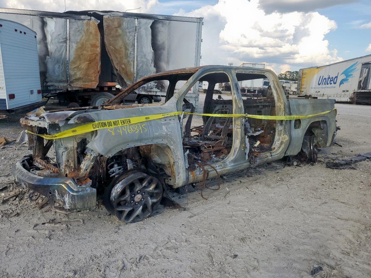 GMC SIERRA 1500 K1500 SLT