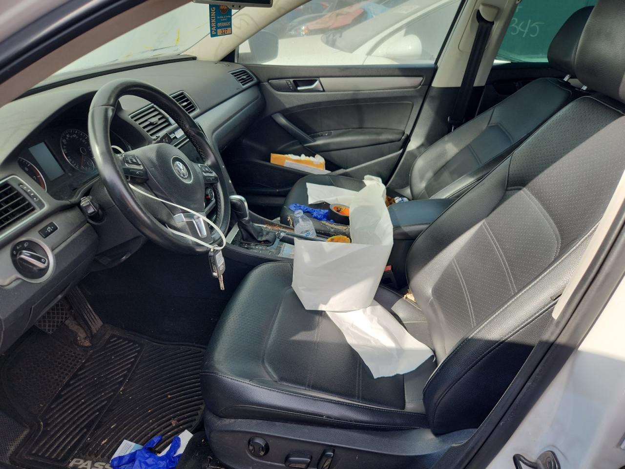 VOLKSWAGEN PASSAT SE