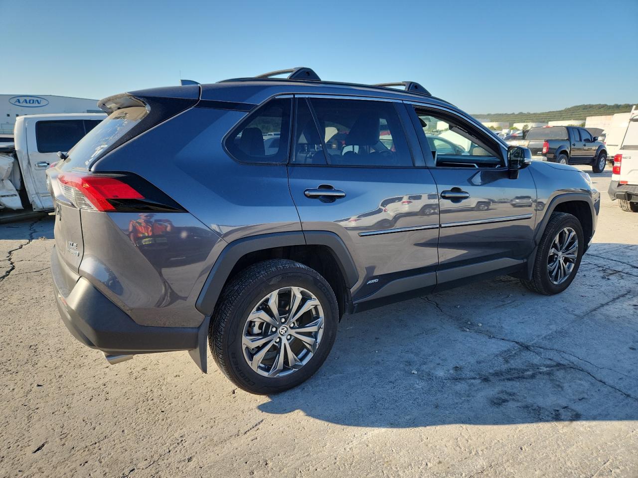 TOYOTA RAV4 XLE PREMIUM