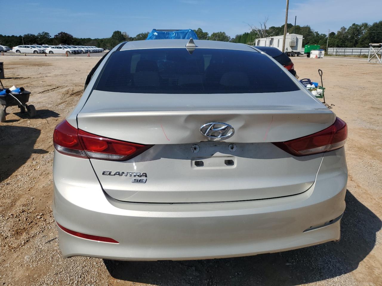 HYUNDAI ELANTRA SE