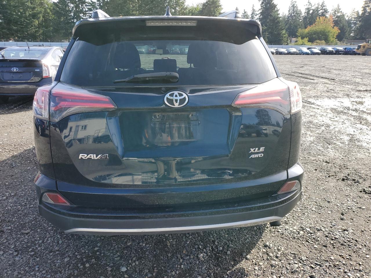 TOYOTA RAV4 XLE