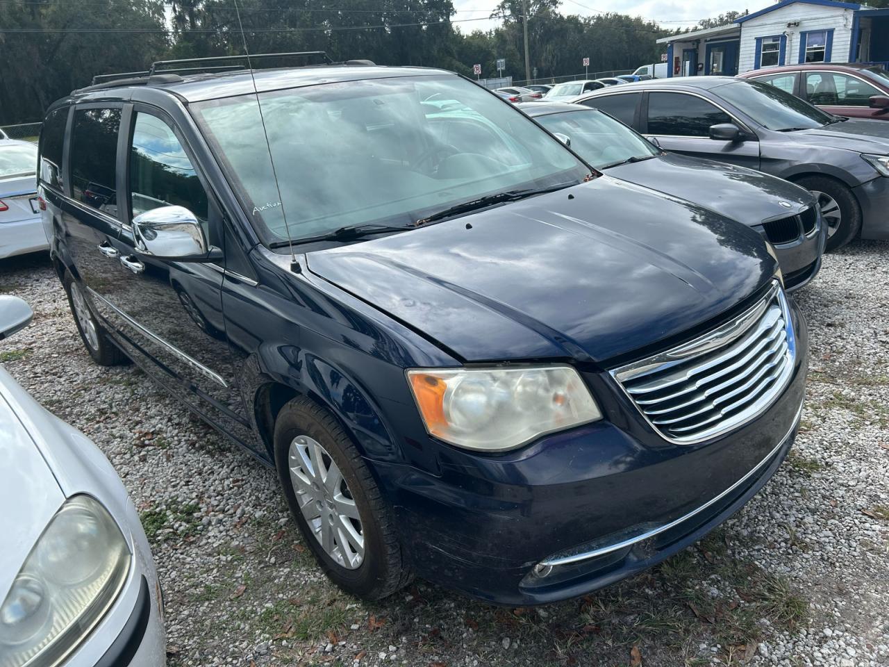 CHRYSLER TOWN & COUNTRY TOURING L