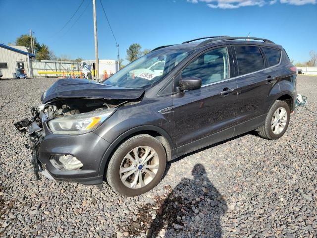 Global Auto Auctions: 2017 FORD ESCAPE SE