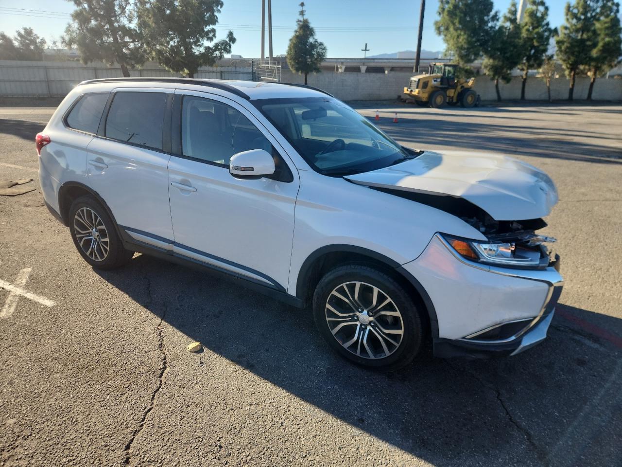 MITSUBISHI OUTLANDER SE