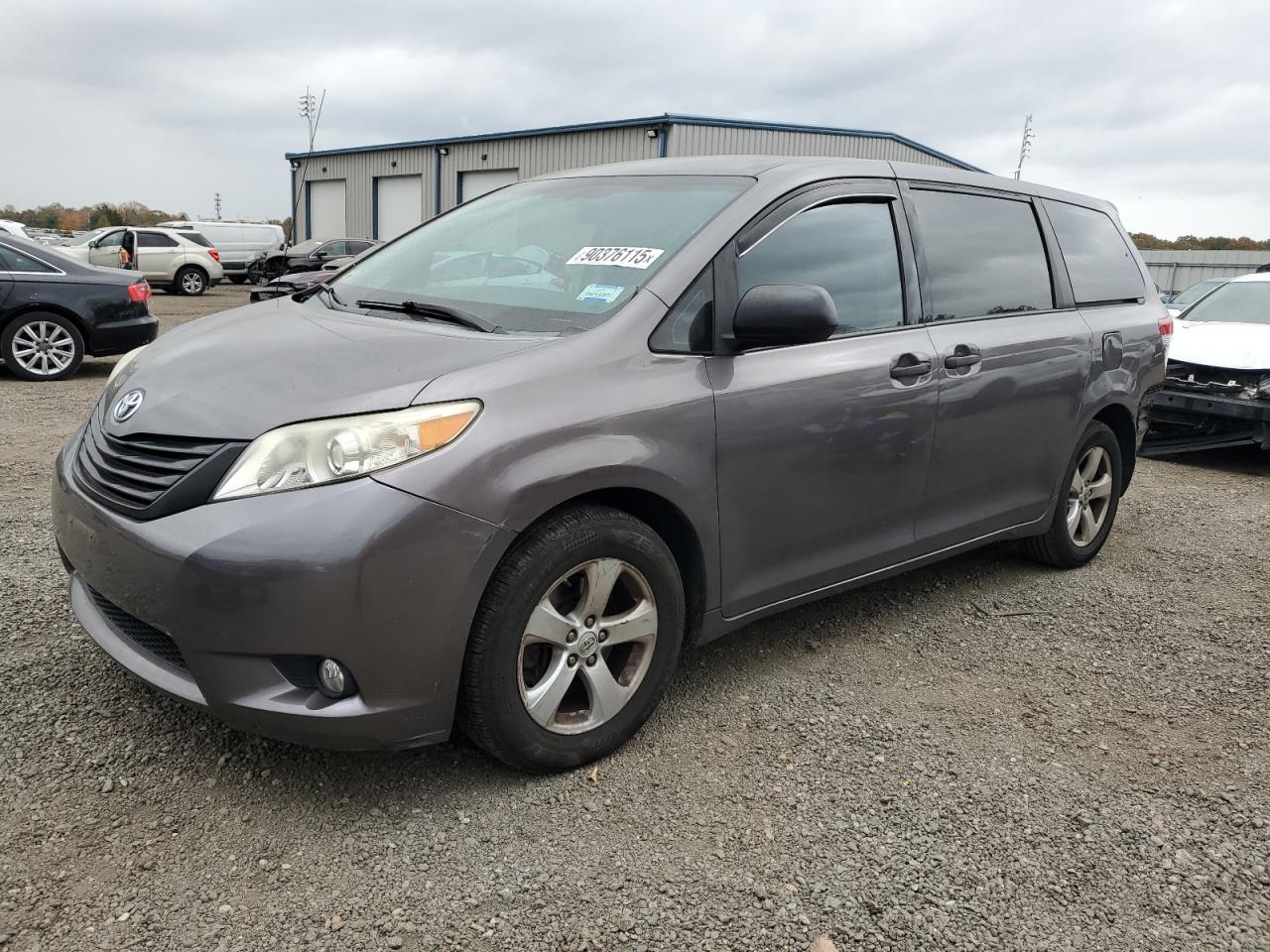 TOYOTA SIENNA BASE
