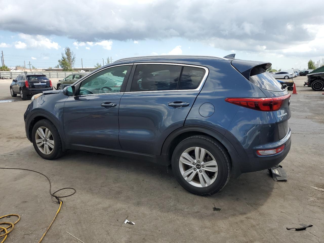 KIA SPORTAGE LX