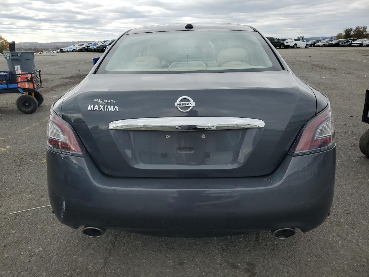 NISSAN MAXIMA S