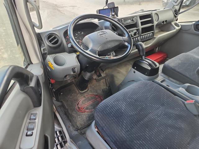 2020 HINO 195 #3262058096