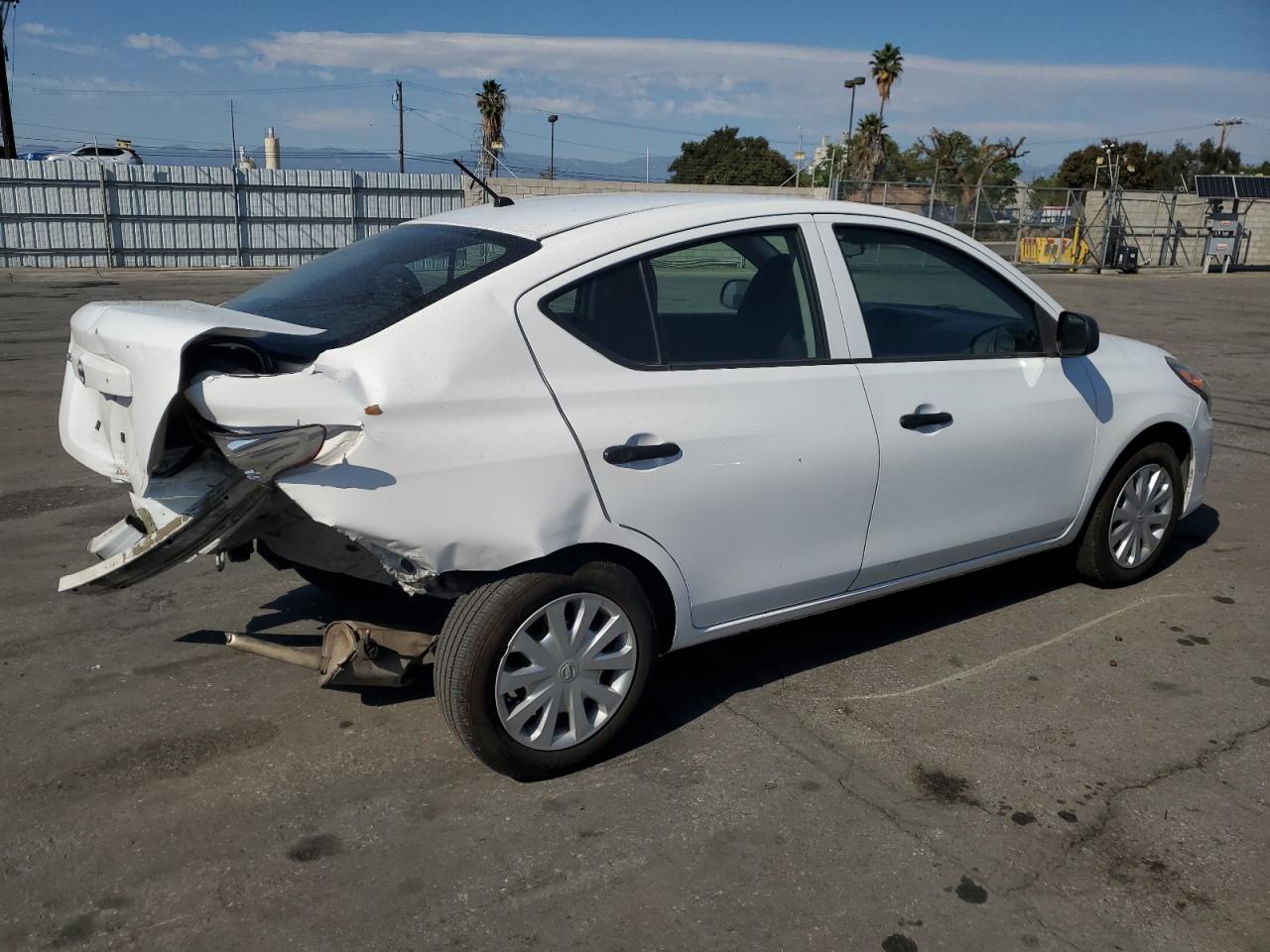 NISSAN VERSA S