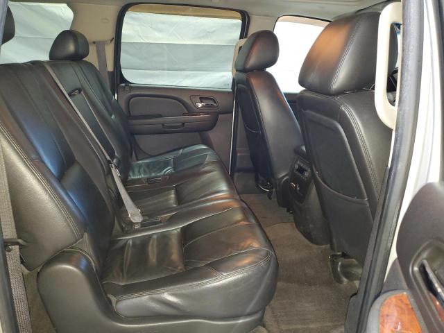 2010 CHEVROLET SUBURBAN - 1GNUKJE33AR210150