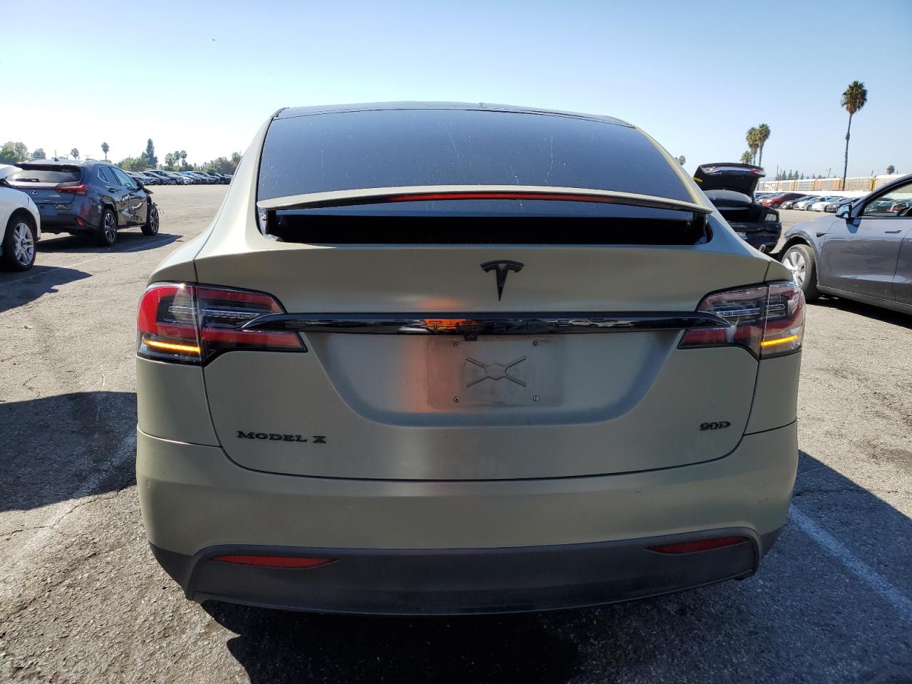 TESLA MODEL X