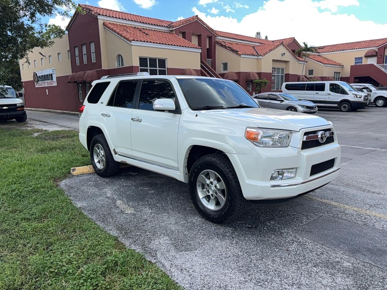 TOYOTA 4RUNNER SR5