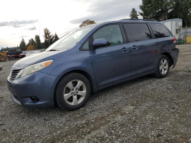 TOYOTA SIENNA LE