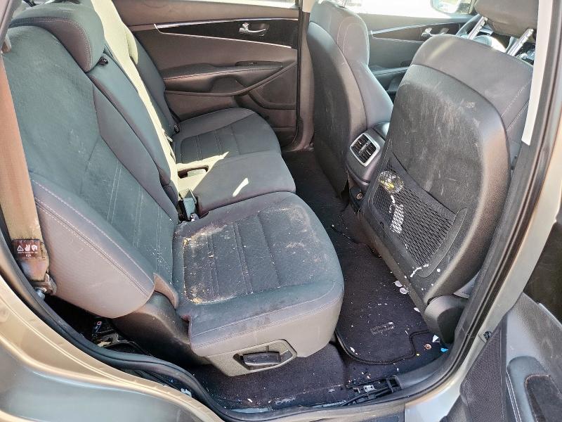 2018 KIA SORENTO LX 5XYPG4A32JG348825