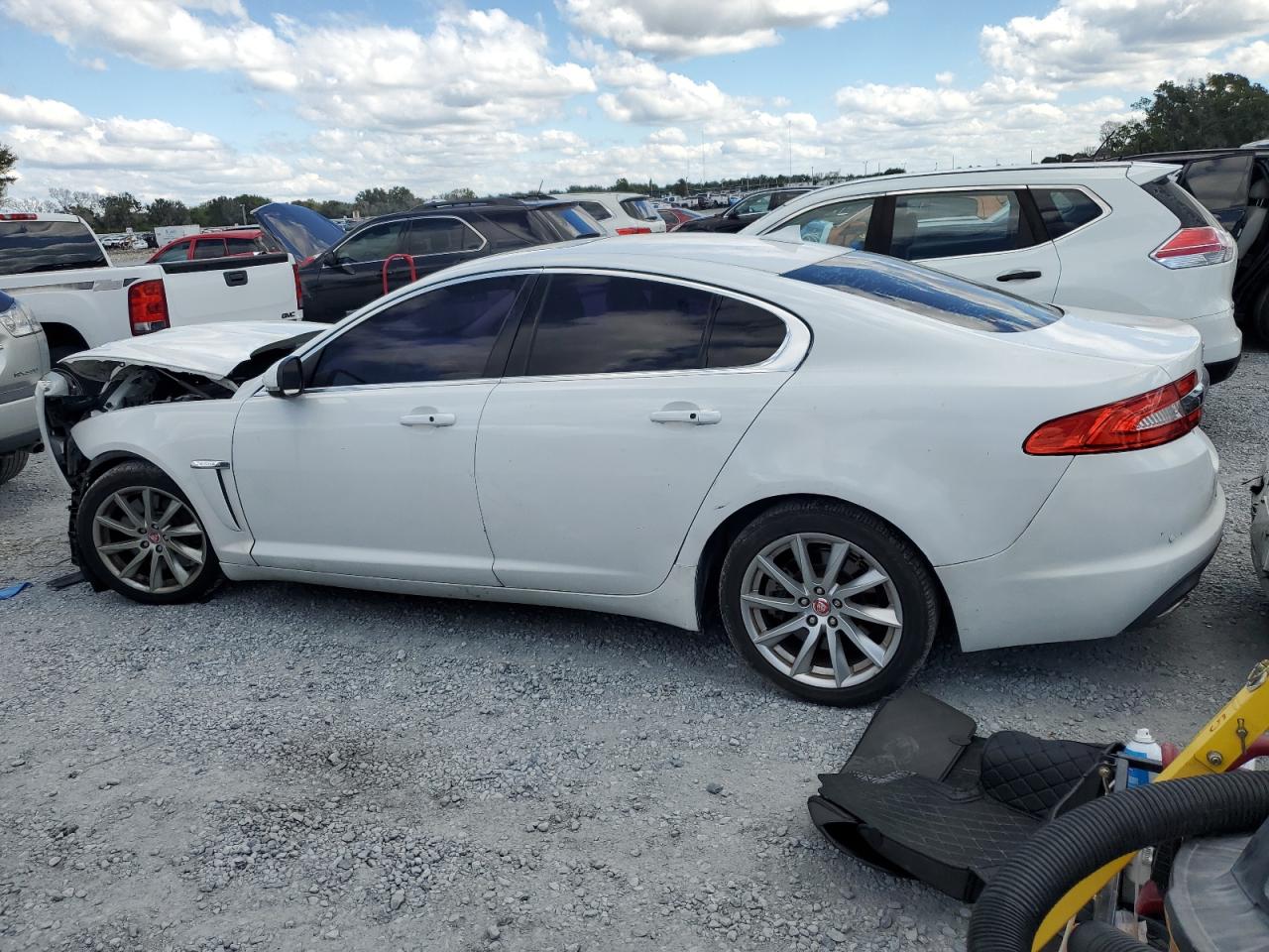 JAGUAR XF 2.0T PREMIUM