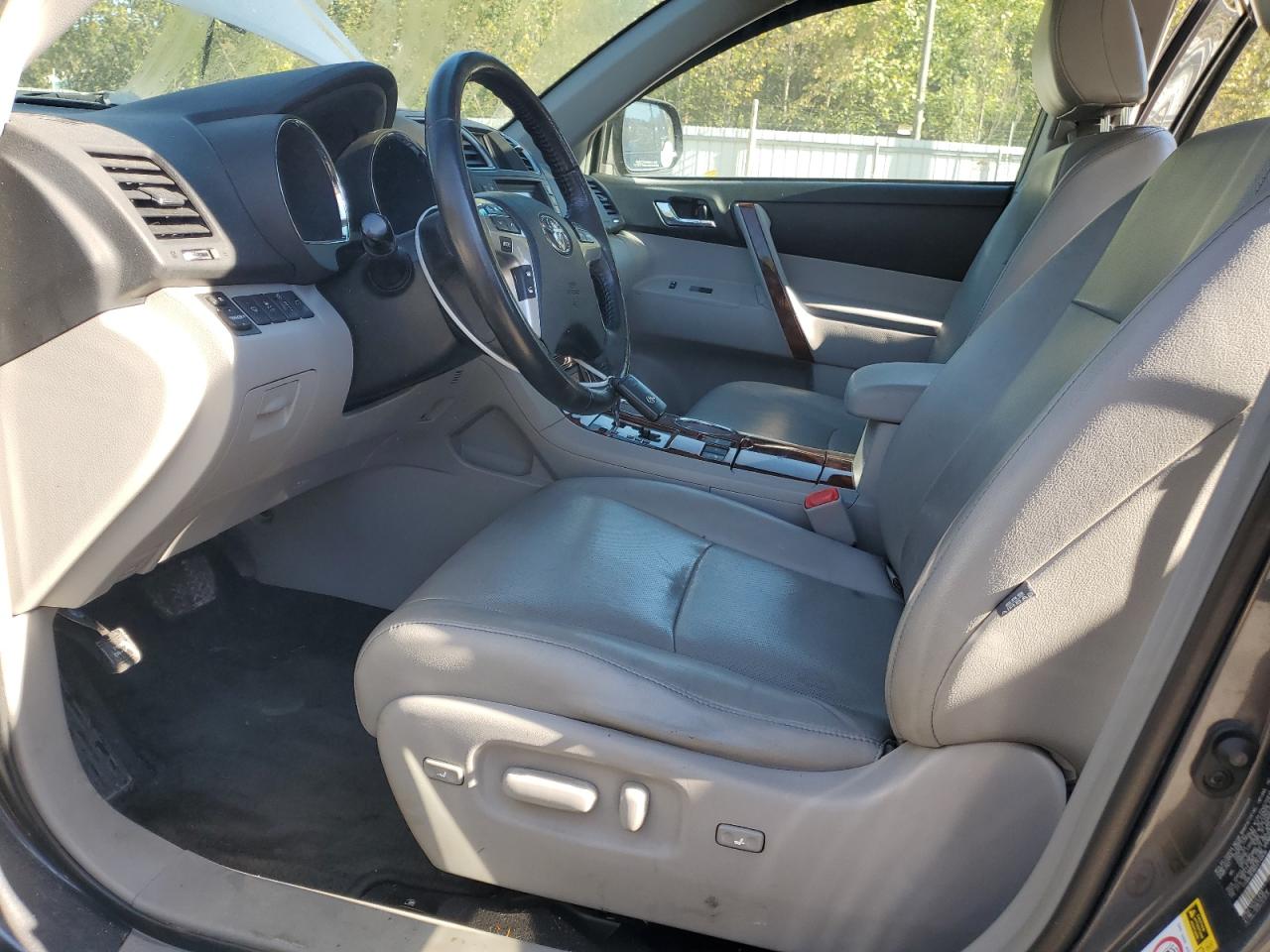 TOYOTA HIGHLANDER LIMITED