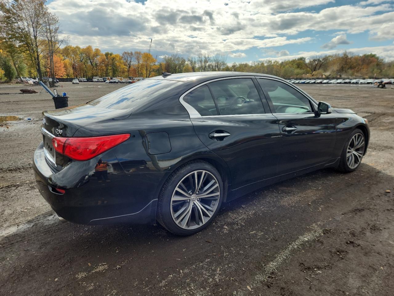 INFINITI Q50 PREMIUM