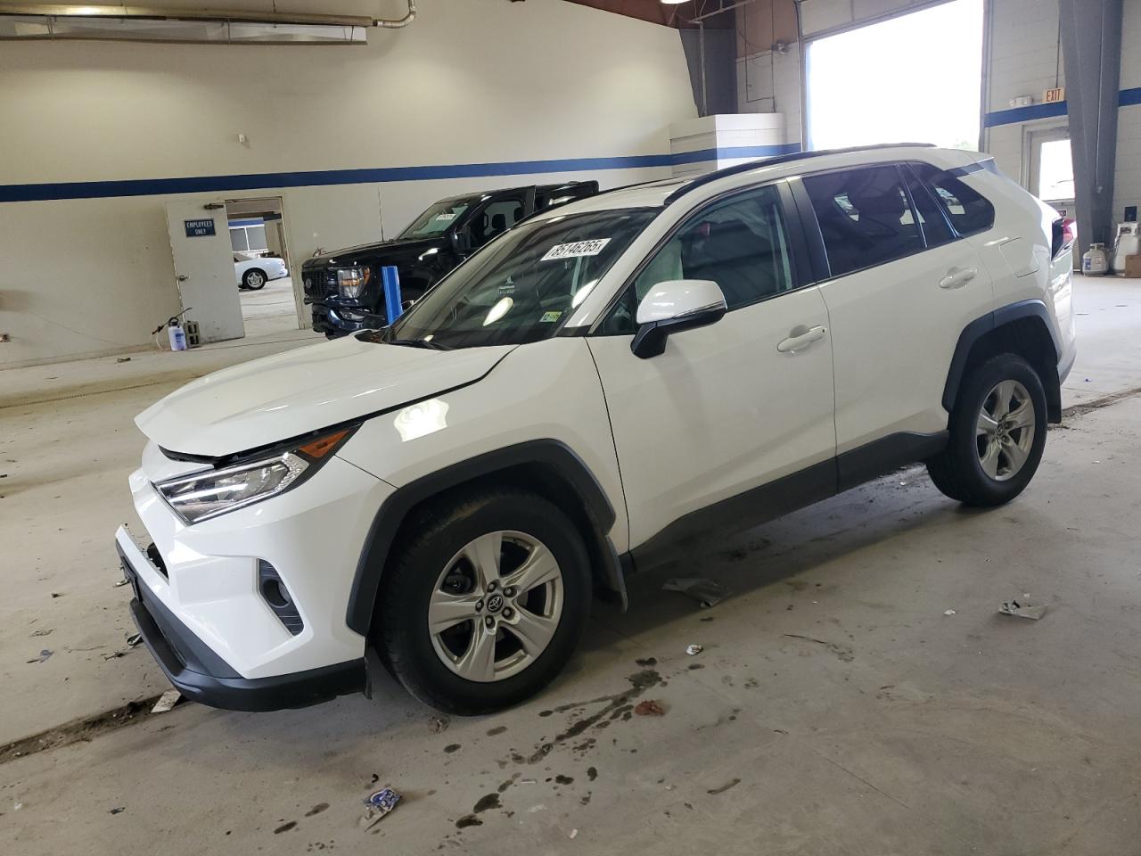 TOYOTA RAV4 XLE