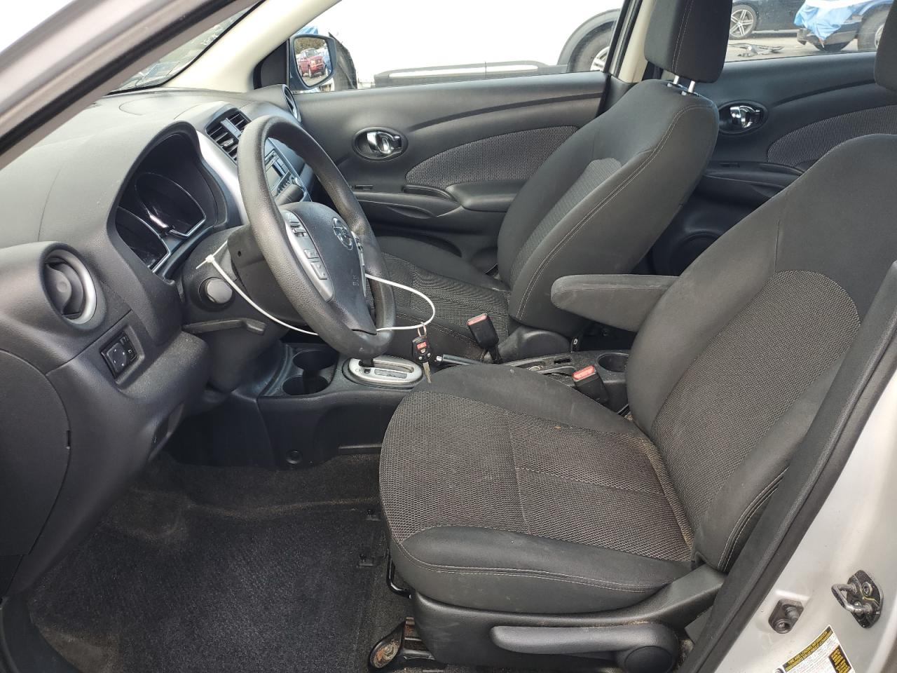 NISSAN VERSA S