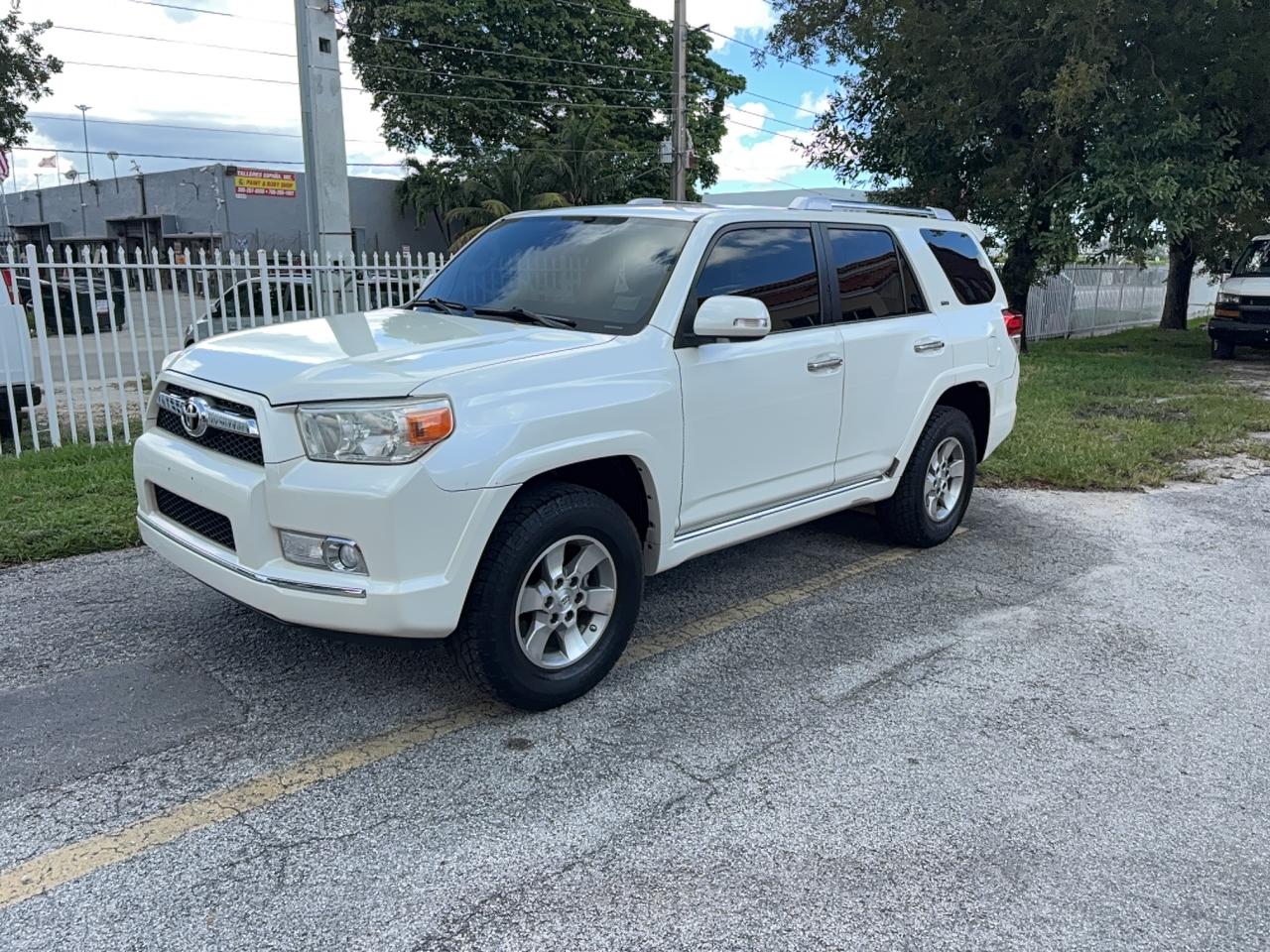 TOYOTA 4RUNNER SR5