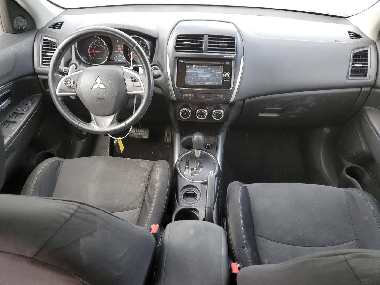 MITSUBISHI OUTLANDER SE