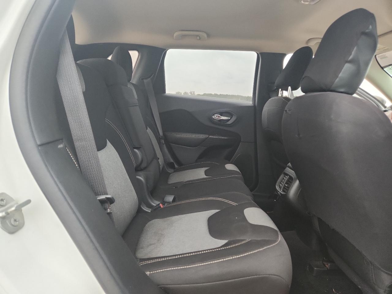 JEEP GRAND CHEROKEE SPORT