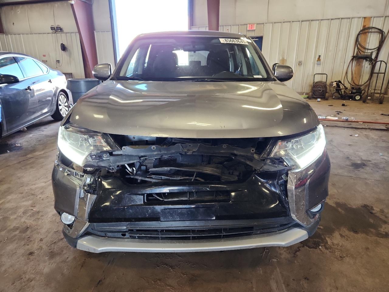 MITSUBISHI OUTLANDER SE