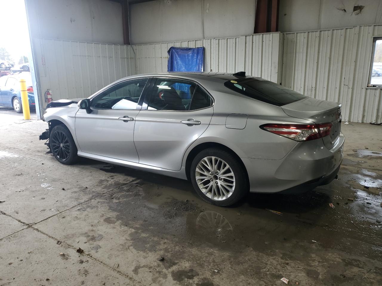 TOYOTA CAMRY XLE