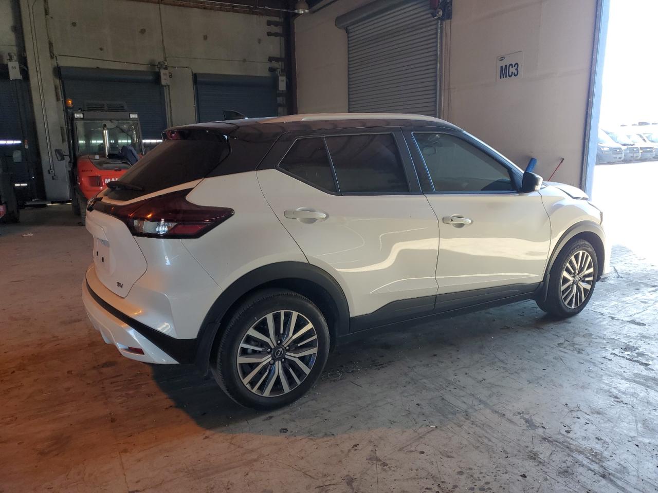 NISSAN KICKS SV