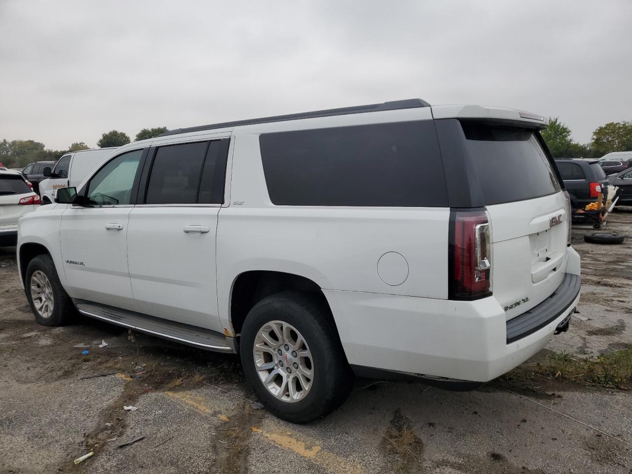 GMC YUKON C1500 SLT