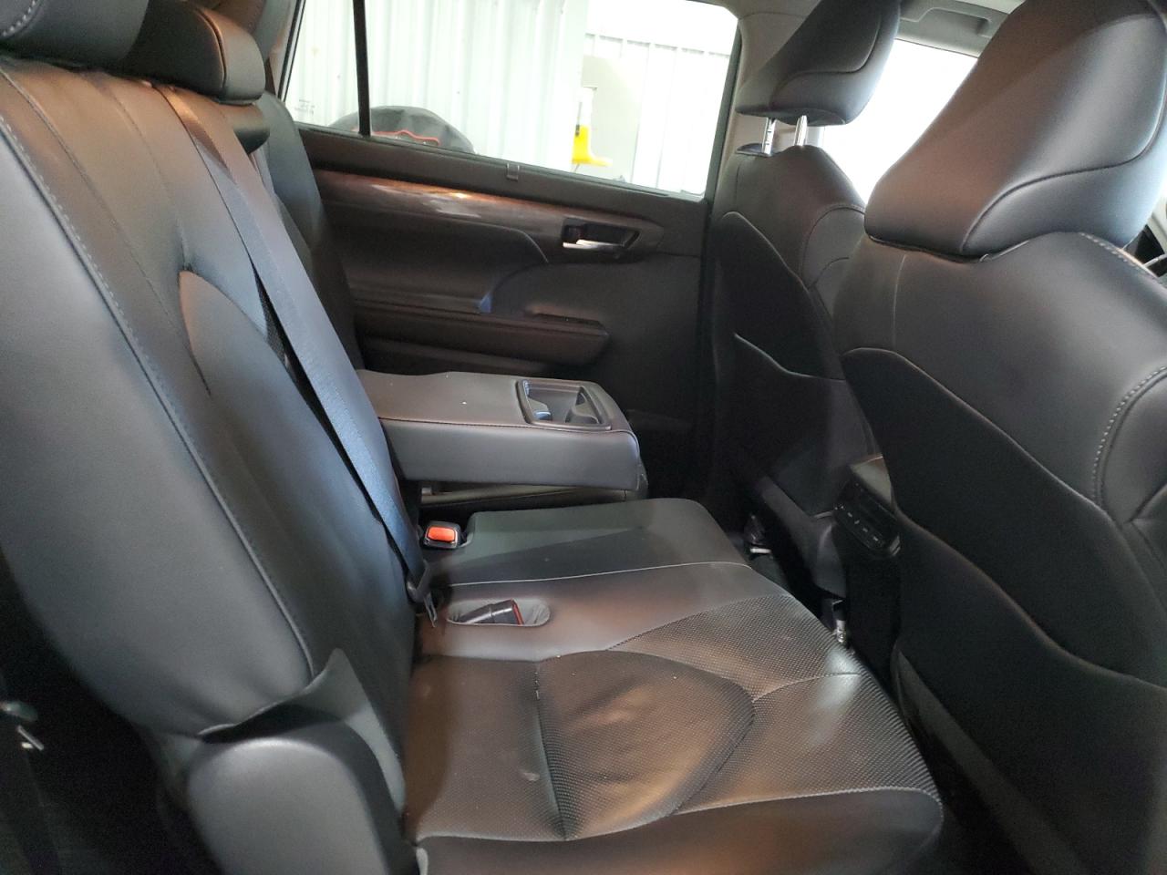 TOYOTA HIGHLANDER LIMITED