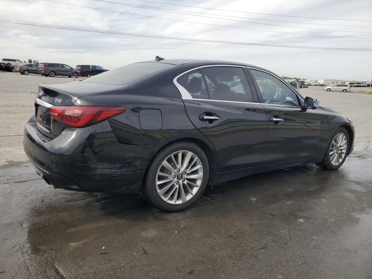 INFINITI Q50 LUXE