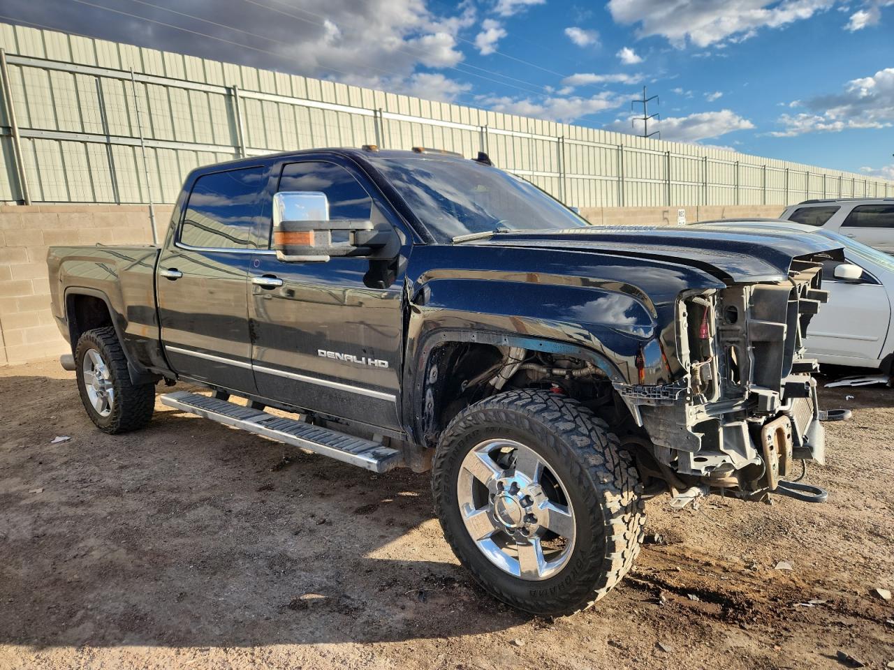 GMC SIERRA K2500 DENALI