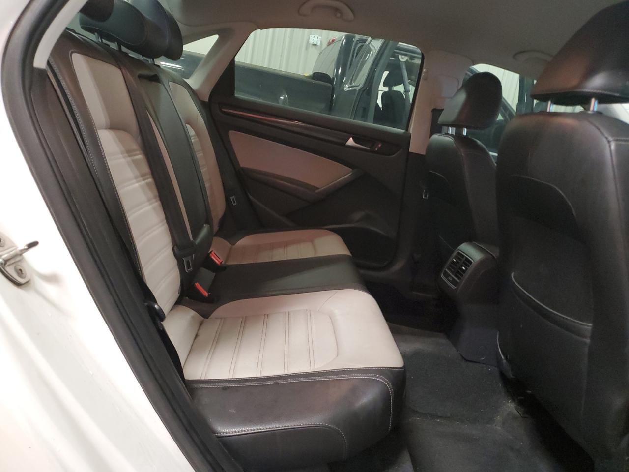 VOLKSWAGEN PASSAT SE